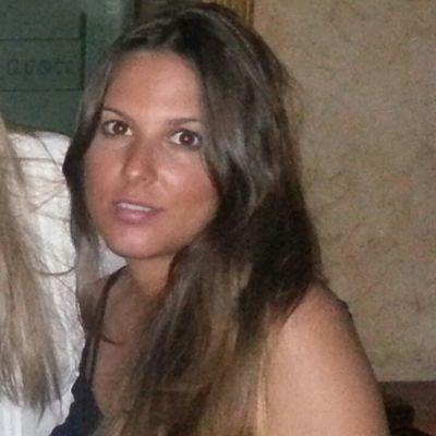 Licenciada en Derecho. Opositora.