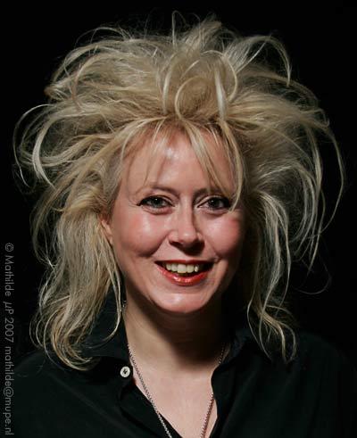 DianaOzon's profile picture. Dichteres, schrijfster, performing poet, presentatrice, beeldend kunstenares, gastdocent.