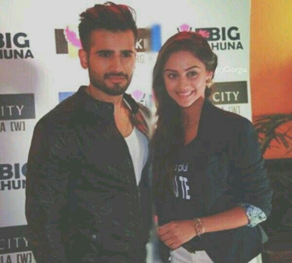 RcRiyachachlani's profile picture. #Dancer #PartyHopper #Singer #Dreamer #Traveller #JokeCracker #LoveTacker #WhistleForKrystle