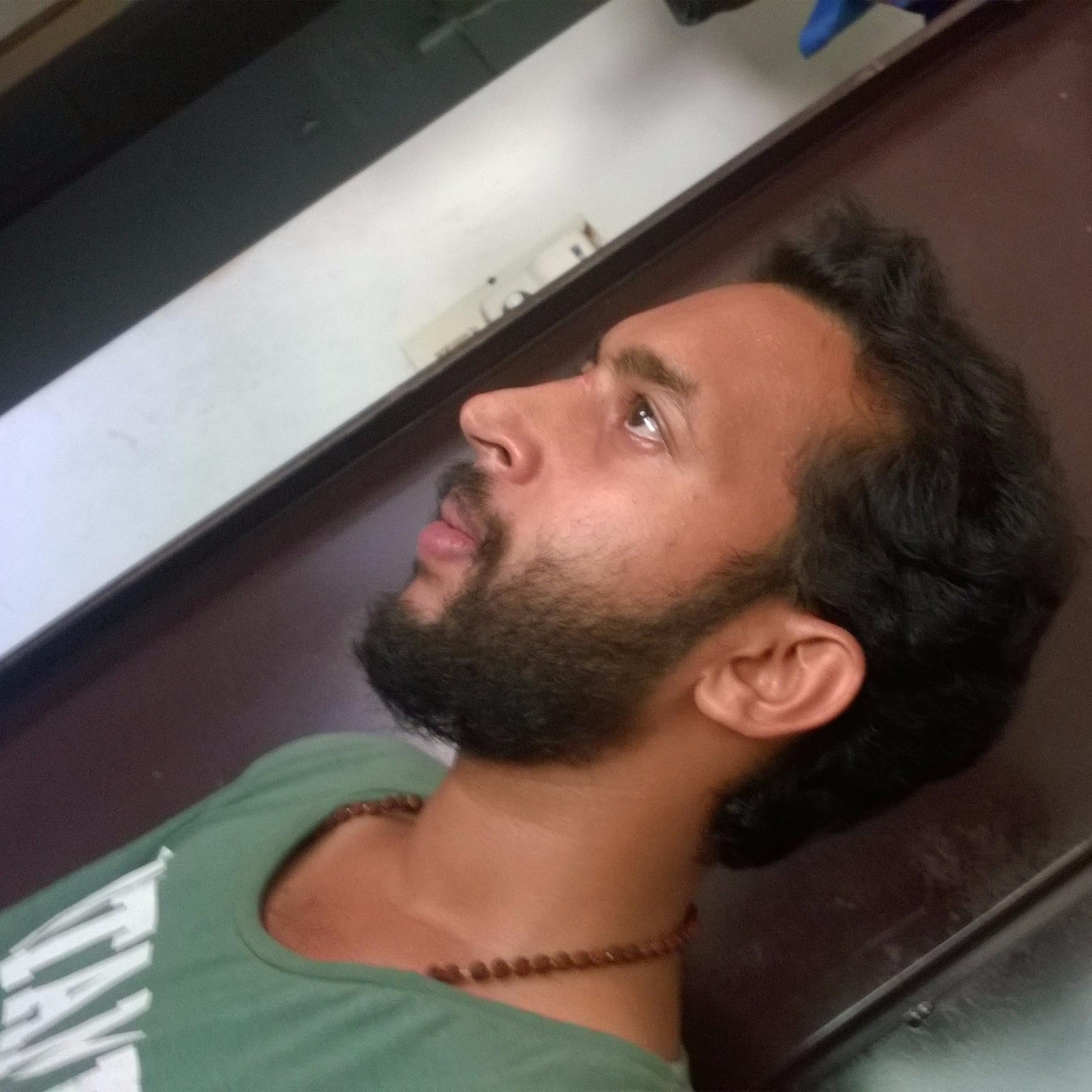 evinsmanoj's profile picture. 