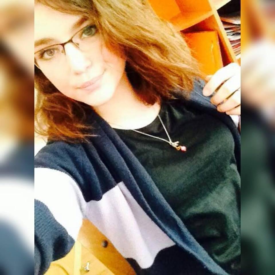 Heii, I'm Iulia and I have 14 years old. I live in Romania, and I like rap and rock music. Follow4Follow. 3