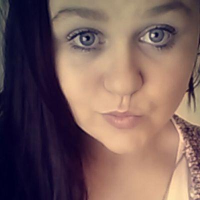 Amy 18 irish ❤ life is too short Too have regrets so live life too the full and never look back :)