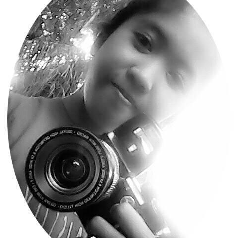 Facebook Addict ~ Selfie Lover ~ Wattpader ~ School Girl ~ Single ~ God-fearing ~ Blogger