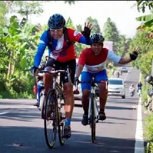 #Bikepacker  #IndonesianRedcrossVolunteer