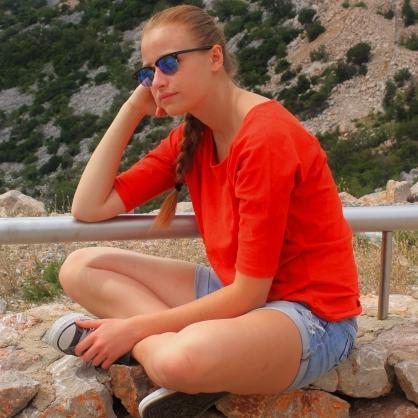 h0neysmith's profile picture. I can't go on a day without music on my ears.