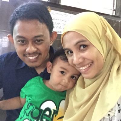 ainunsathir's profile picture. Mom's of auzil & alyssa & Leandra n' falling in love with @sathir09