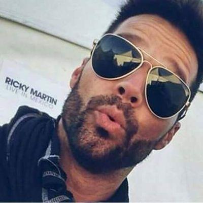 Que bellos tiempos
Cuando se bailaba hasta morir
Saltando al cielo
Con esa locura de vivir❤❤