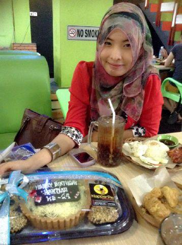 dhaniaries's profile picture. semua akan indah pada waktunya :)keep trust by yourself.