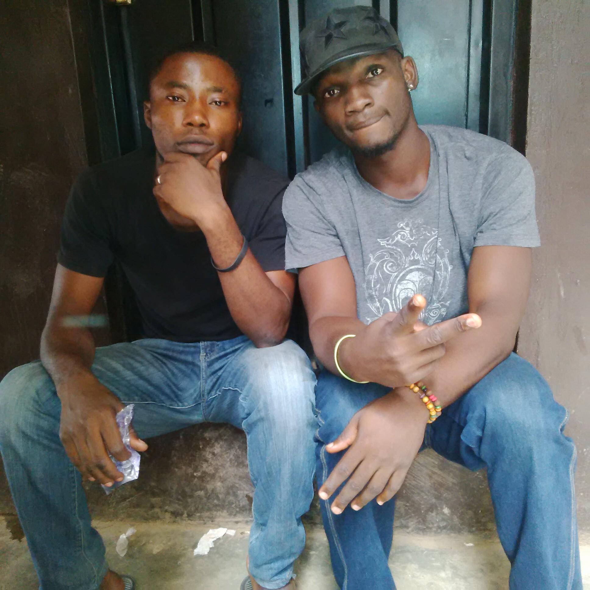 Smoke some blunts and chill #Dopegang #selfmade #pisces  #GOD #FUNAAB #FREEDOM