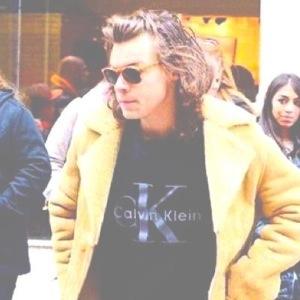 this is a free follow from @heavymetalhxrry please dont follow this account follow @heavymetalhxrry.
i fb.