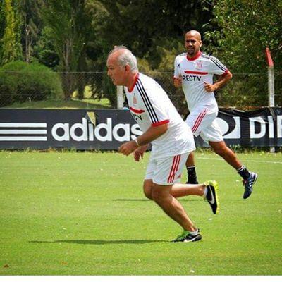 Hincha del único campeón de la ciudad(EDLP)solos contra todos.
Amo los animales.
#SoldadoDeSabella
#GraciasBruja11
🖐✌️
