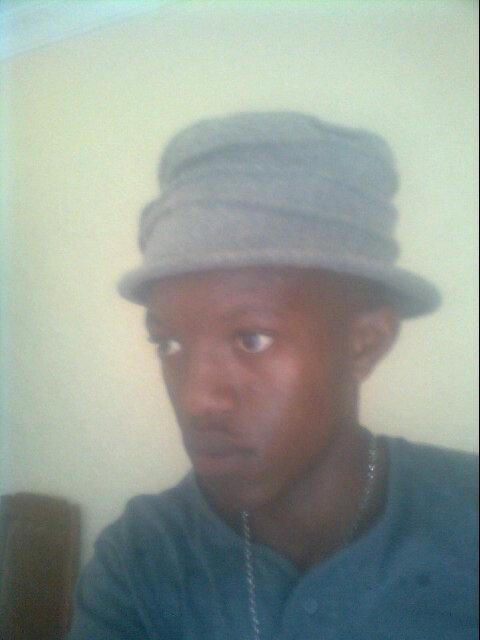 neomakhanya's profile picture. 