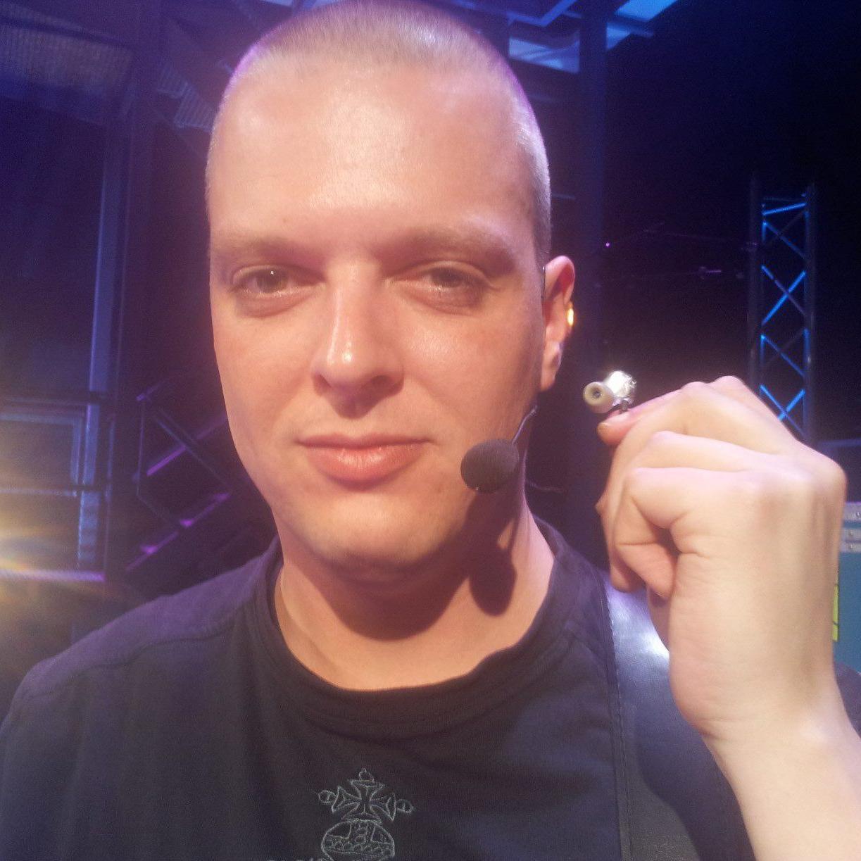 OvdM_'s profile picture. 