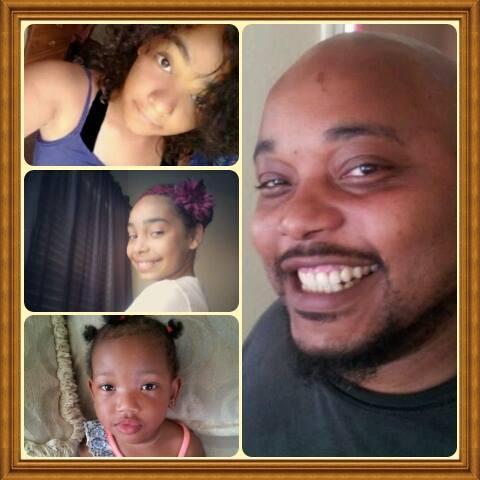 VOM & CMO @theeyesthroughrene Working towards building my future for my family. Husband, 3 daughters. Real life people building a real life busINESS