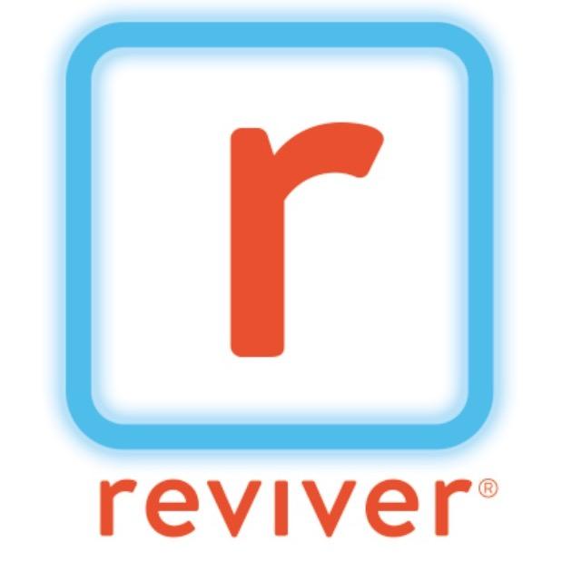 Experience The World's First Dry Deodorant For Clothes! Gain the confidence you are at your best with Reviver Clothing Swipes.