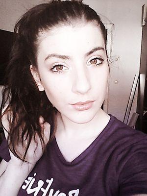 ☆18 years Old ☆Called Janika ☆ Loves One Direction ♡ and her best Friend♡