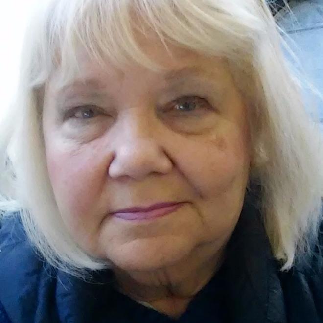 Former reporter, Worcester, Mass. Telegram & Gazette.
Current: Web site editor, Clergy Abuse Tracker, http://t.co/wkt2pgxD.