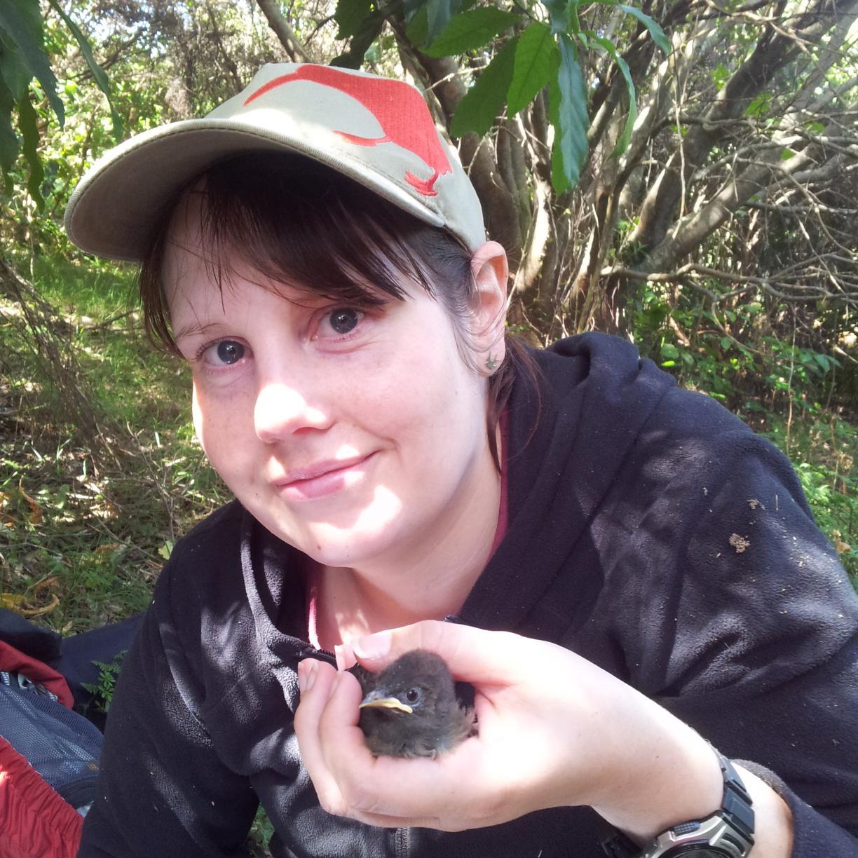 Behavioural ecologist in animal communication, female birdsong and the function and evolution of vocalisations. Birder. She/her.