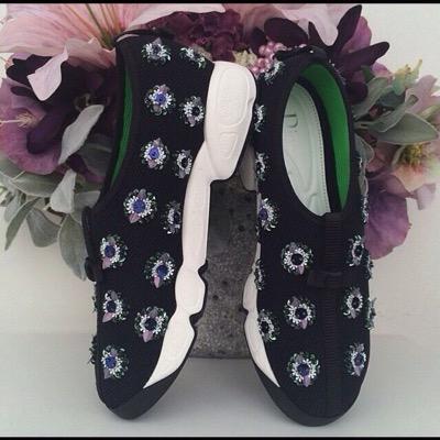 to order whatsApp on 00971554399437