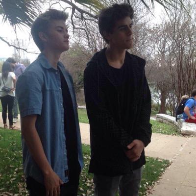 Follow @arsenicjohnson on & turn her notifications on for a dm to 12/12 & BE ACTIVE FOR HER AND SHE WILL SPAM UR NAME TO YOUR FAV