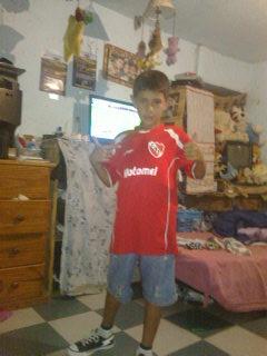 Desde el día en que nací, yo me hice hincha de independiente♪ Fanático del rojo hasta la muerte.. Mi sangre lleva tu color!!!