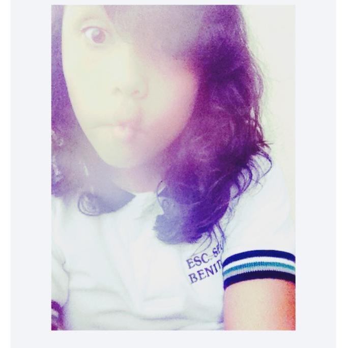yo soy tu madre......... nah mentira soy una demente que es mixer,directioner,swiftie y arianator ❤️