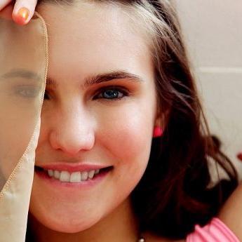 ainesey04984544's profile picture. 