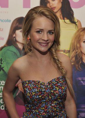 Allison's younger sister. 16, and single.