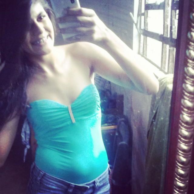 na vida se tem duas opções aprender pelo amor , ou conviver com a dor ! [8]