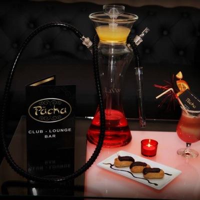 Le Pacha à Mulhouse est un bar a chicha lounge qui vous propose une grande gamme de saveurs ainsi qu'un large choix de coktails et frappés pour tout les goûts !