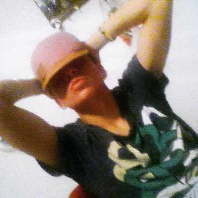 CosmoCx's profile picture. MÚSICA Y MUJERES :P