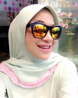 Email : management.silvanaherman@yahoo.co.id
