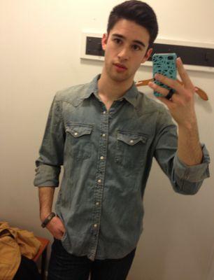 jose_je075917's profile picture. Trying to survive. That is all.