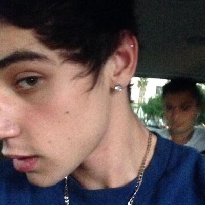 FOLLOW @httpbeaub BC SHE GAVE YOU THIS FREE FOLLOW