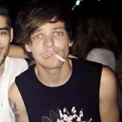 Larry shipper, nasci pra sofrer por um amor que nem é meu