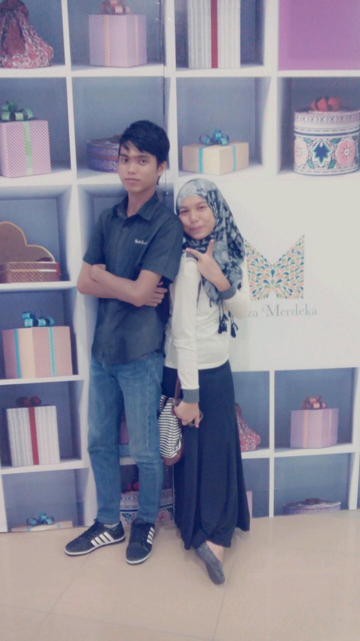 ♥♡ siti n0rayati darla ♡♥ . ↭╰★☆♚♔ b0rn 0n 12 december 1998 ツツツ