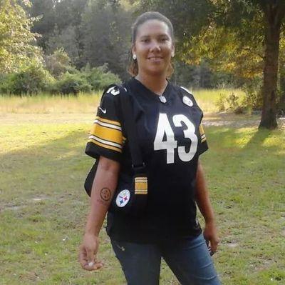 MomDoesIt's profile picture. Single mom with 3 beautiful kids!!! STEELERS GURL 4 LYFE!! I'm single bc I CHOOSE to be! I'm disabled, but I'm not broken!! Luv my family!!!