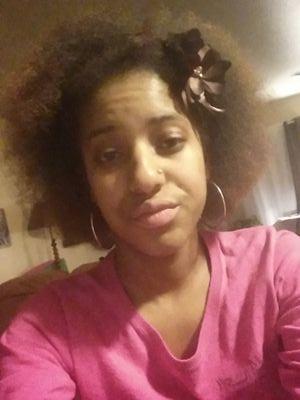 im 5ft even light skin hazel eyes and im a libra. I am a chill ass person