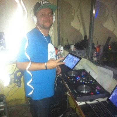 ✡DjToiiss✡ Contato : 21-96422-3291 Email: djtoiss12@gmail.com Instagram : dj_toiss