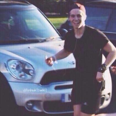 free follow from @lukerobhem bc youre perfect