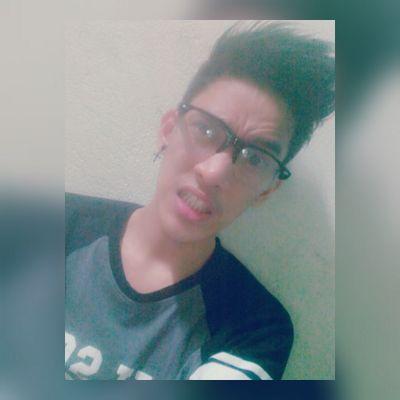 JhaydeeG's profile picture. Simple