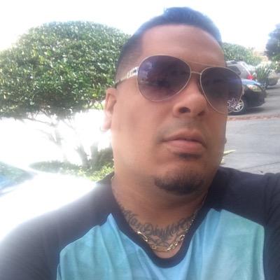 Im just a man with ink and some needles... a wife, kids n a 2 French Bulldogs...living the American Dream https://t.co/efYTV1apIo Instagram- @spooksjoya