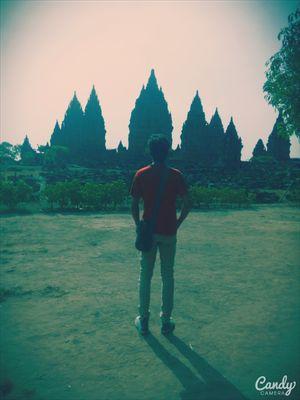 setengahgilaaa's profile picture. 