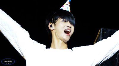 @OLXdotENT-KISS DORM-⚪VIXX Leader Cha Hakyeon #VIXXSquad #APINKEUPANDA