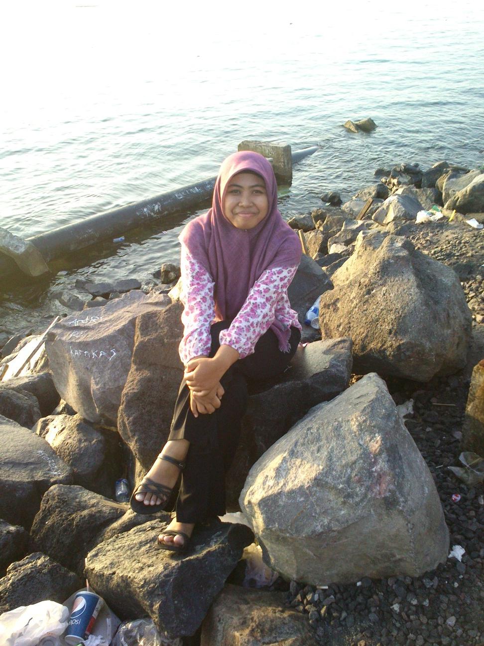Buka tweeter cuma kalo lagi pengen ngomong 

Tulungagung - Manado - Tangerang - Kendari - Bandung