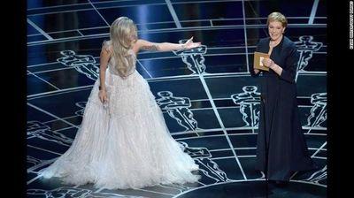 Tu sitio para los charts más importantes de música, noticias, vídeos, reviews y eventos.*Do not hate me just because your fave is flopping* (;