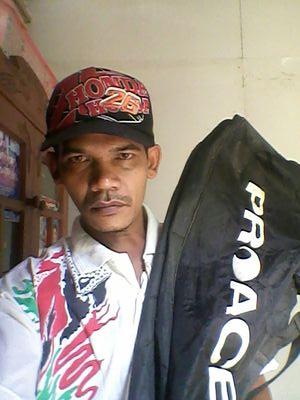 Atasi Beban Sendiri Aza