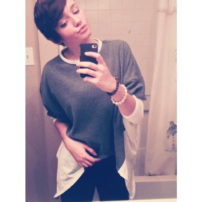 21.|| tattoos.|| good vibes.|| hockey. instagram::Cressekidd