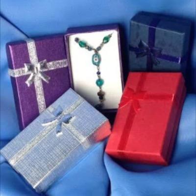 We are a new business selling deluxe jewellery gift boxes for all occasions. Find us on ebay: ivyweb8