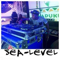 I'm a young upcoming dj/ producer,under Stitchtainment. bookings: Call: 073 010 1714 Email:sea.levelbookings@gmail.com